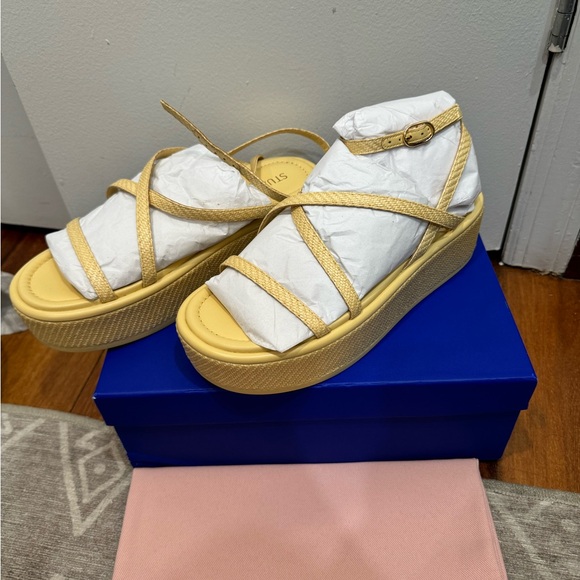 Stuart Weitzman Sandals - Brand New - Never Worn - Picture 6 of 6